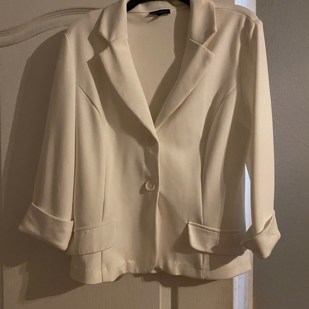 Bought this from a thrift shop ❤️